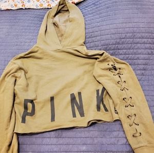 Green pink crop pull over